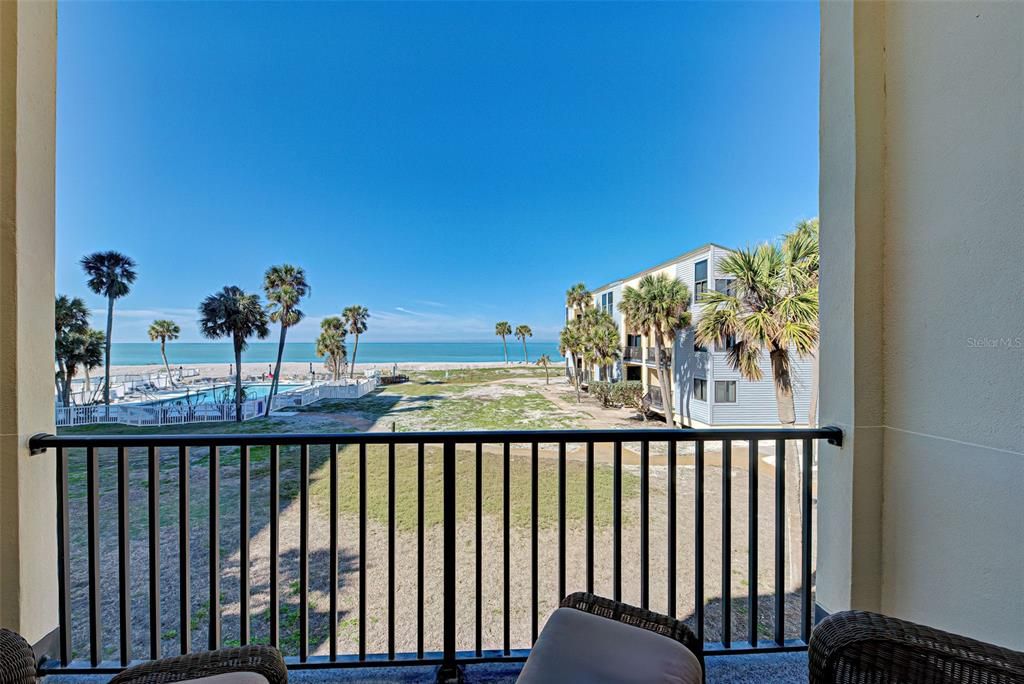 Active With Contract: $1,130,000 (3 beds, 2 baths, 1350 Square Feet)