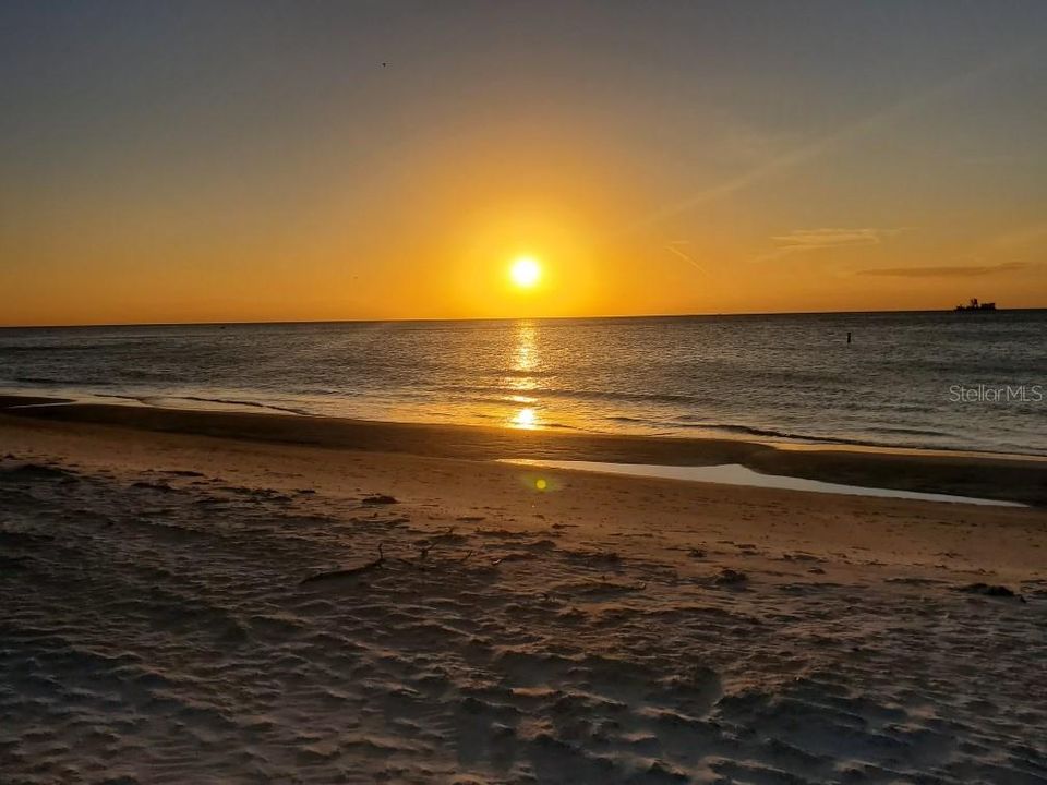 出租: $20,000 (3 贝兹, 2 浴室, 3000 平方英尺)