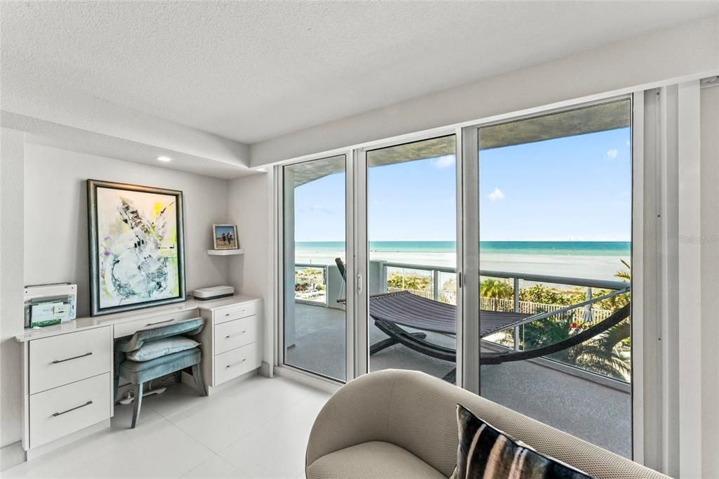 出租: $20,000 (3 贝兹, 2 浴室, 3000 平方英尺)