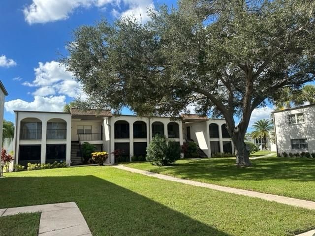 For Rent: $1,375 (1 beds, 1 baths, 700 Square Feet)