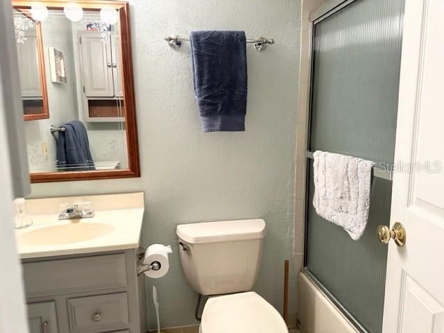 For Rent: $1,375 (1 beds, 1 baths, 700 Square Feet)