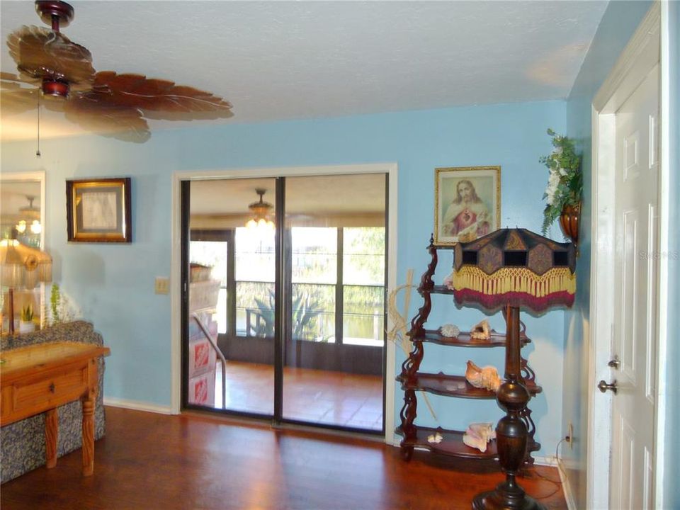 En Venta: $310,000 (3 camas, 2 baños, 1621 Pies cuadrados)