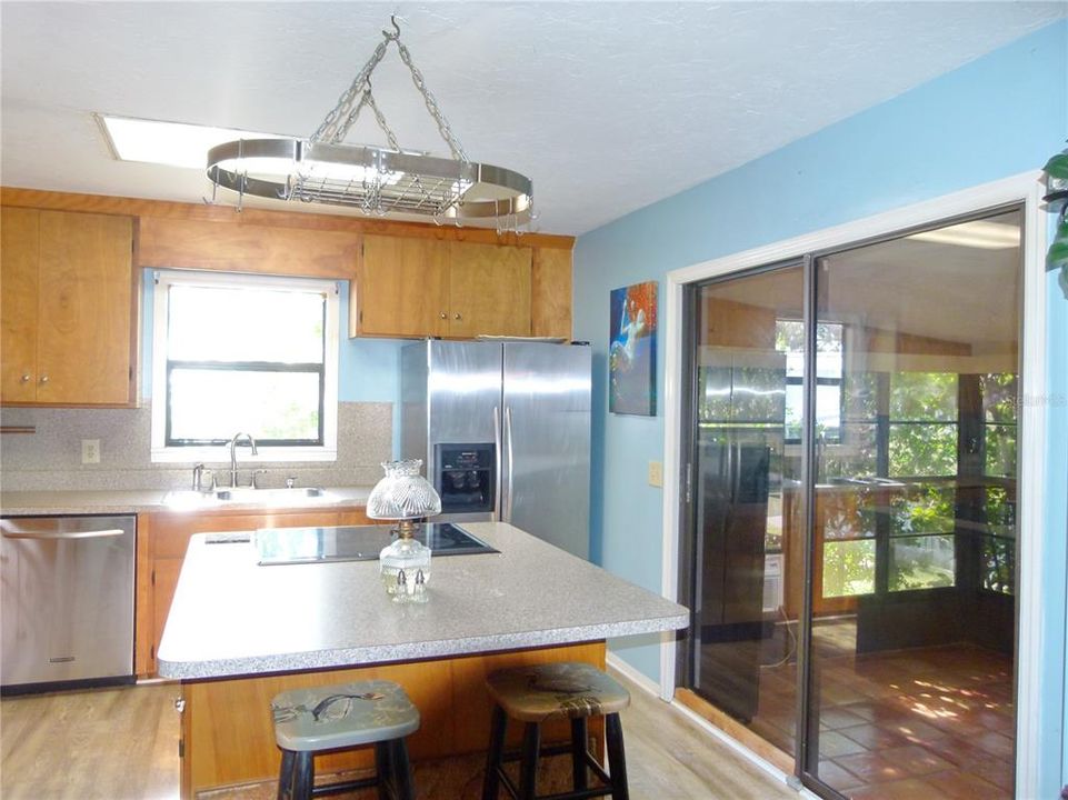 En Venta: $310,000 (3 camas, 2 baños, 1621 Pies cuadrados)