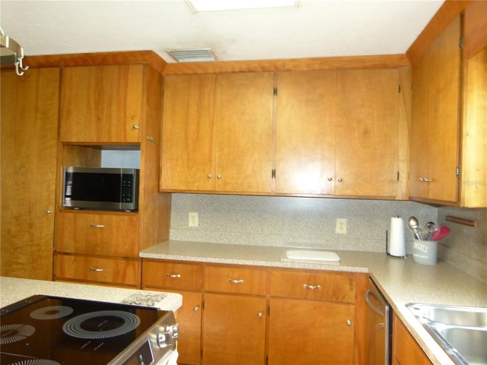 En Venta: $310,000 (3 camas, 2 baños, 1621 Pies cuadrados)