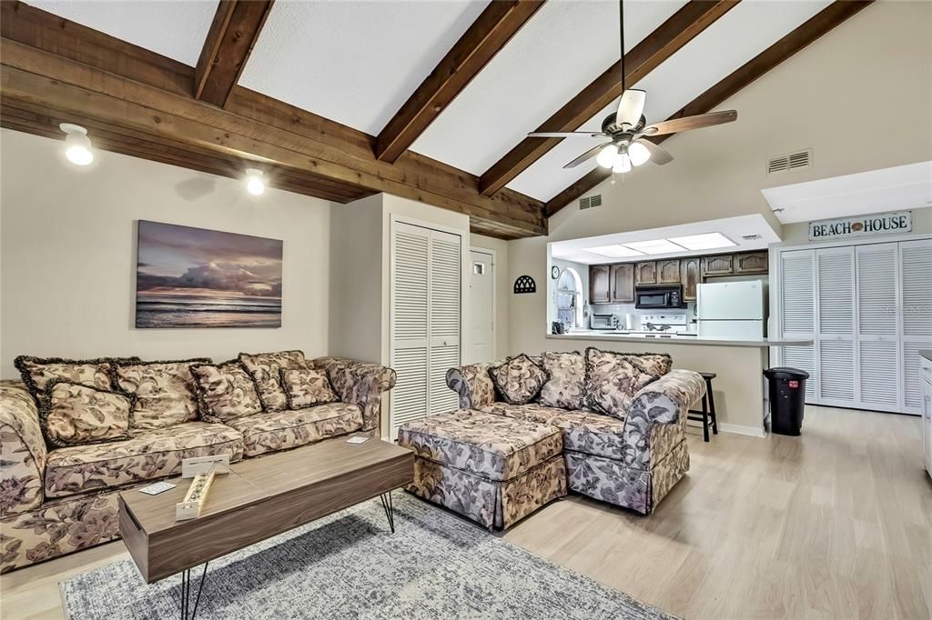 For Rent: $1,925 (3 beds, 2 baths, 1259 Square Feet)