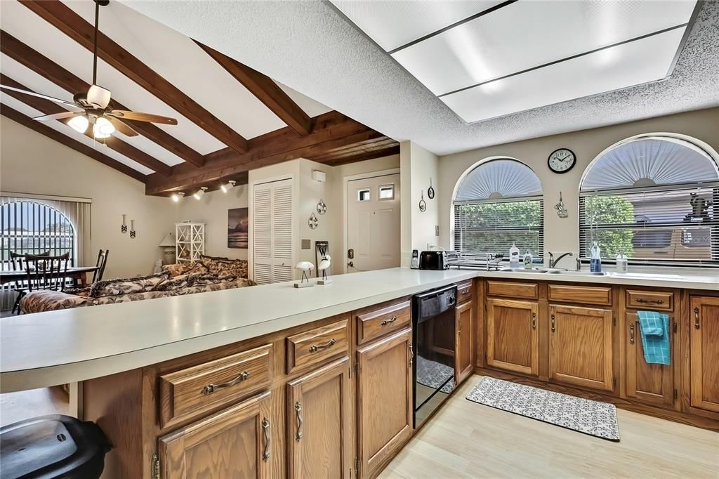 For Rent: $1,925 (3 beds, 2 baths, 1259 Square Feet)