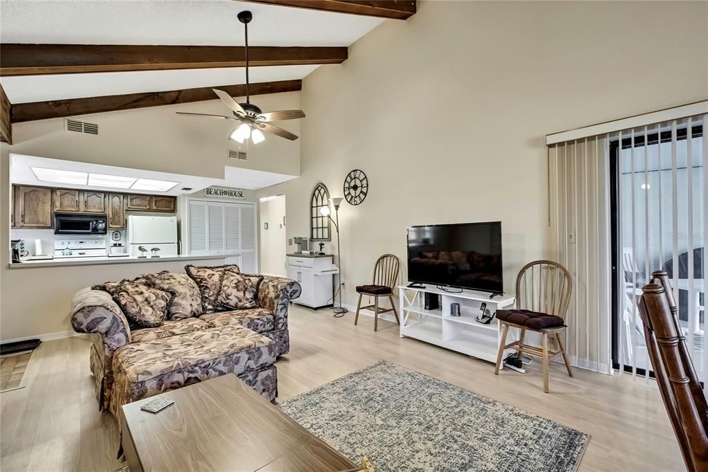 For Rent: $1,925 (3 beds, 2 baths, 1259 Square Feet)