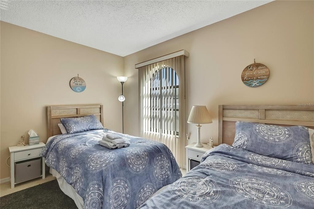 For Rent: $1,925 (3 beds, 2 baths, 1259 Square Feet)