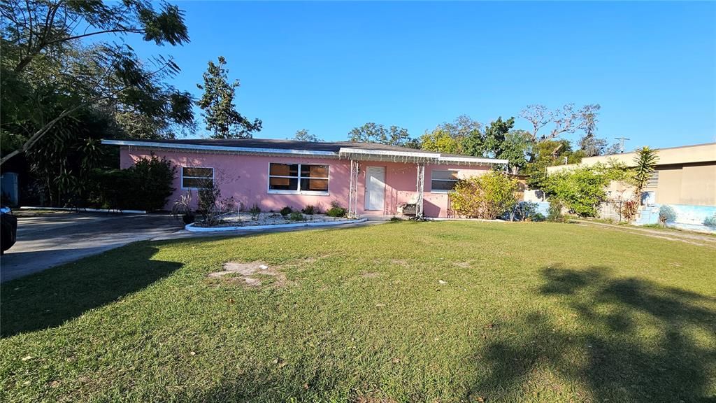 Recently Sold: $320,000 (3 beds, 2 baths, 1439 Square Feet)