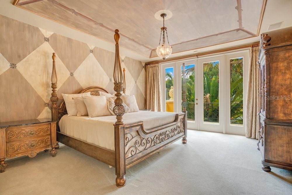 For Sale: $5,895,000 (5 beds, 5 baths, 7916 Square Feet)