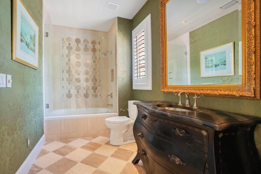 For Sale: $5,895,000 (5 beds, 5 baths, 7916 Square Feet)