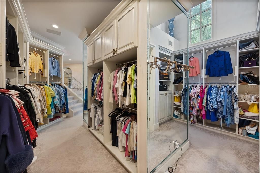 For Sale: $5,895,000 (5 beds, 5 baths, 7916 Square Feet)