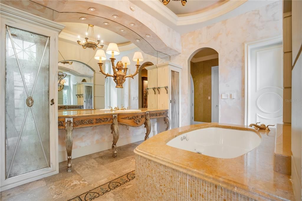 For Sale: $5,895,000 (5 beds, 5 baths, 7916 Square Feet)