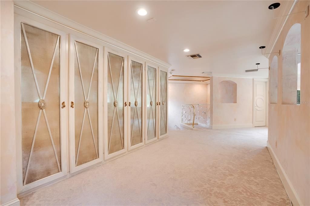 For Sale: $5,895,000 (5 beds, 5 baths, 7916 Square Feet)