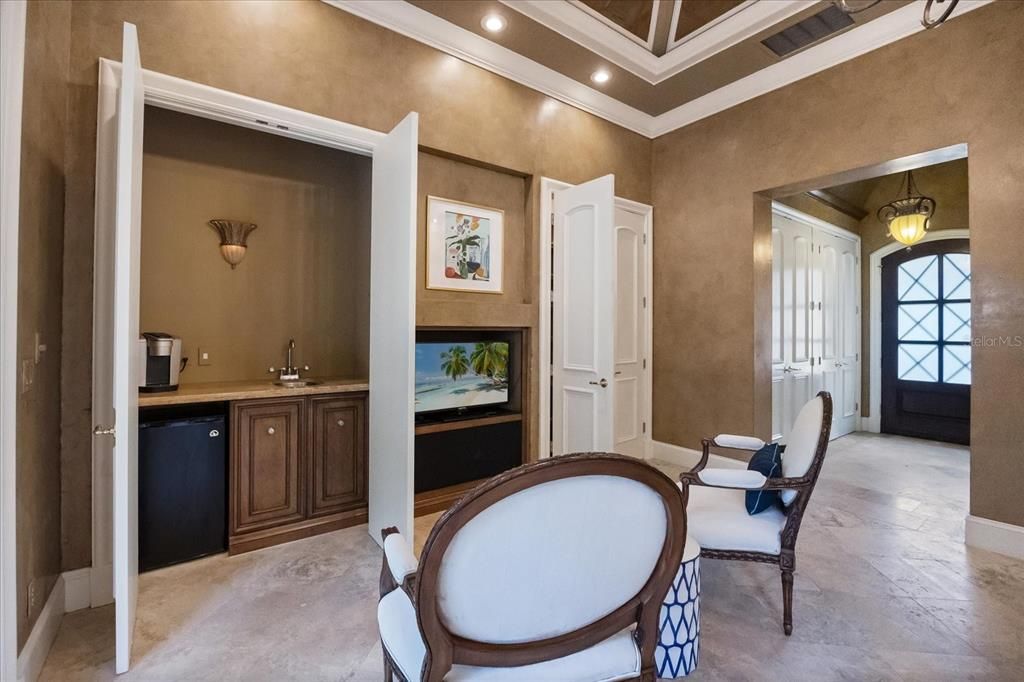 For Sale: $5,895,000 (5 beds, 5 baths, 7916 Square Feet)