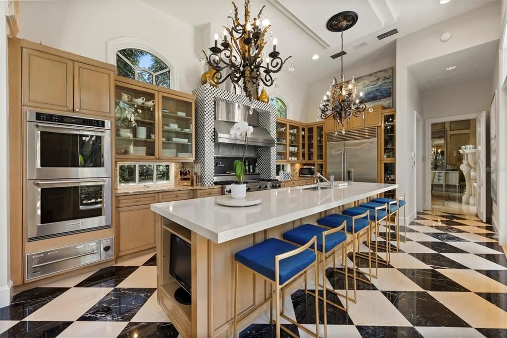 For Sale: $5,895,000 (5 beds, 5 baths, 7916 Square Feet)