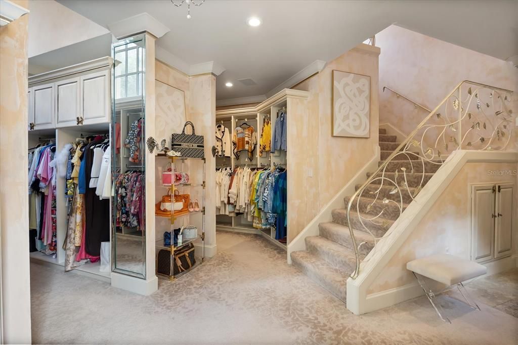 For Sale: $5,895,000 (5 beds, 5 baths, 7916 Square Feet)