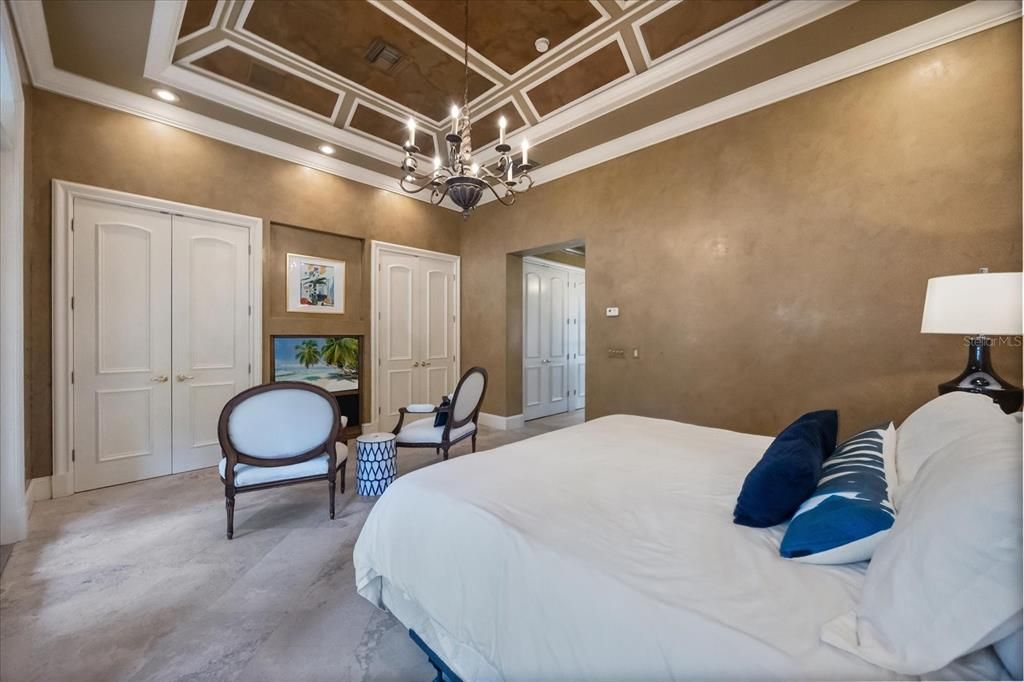 For Sale: $5,895,000 (5 beds, 5 baths, 7916 Square Feet)