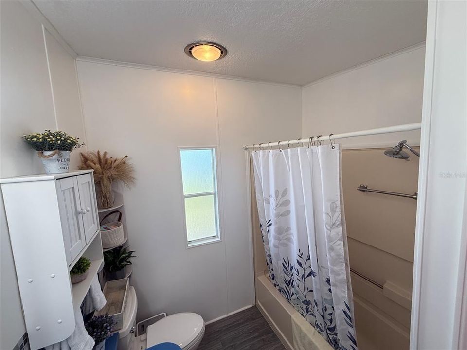 For Sale: $160,000 (1 beds, 1 baths, 800 Square Feet)