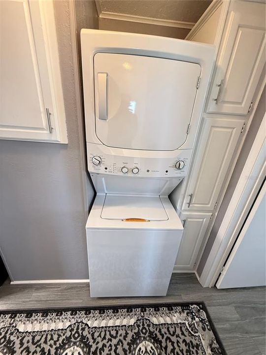 For Sale: $160,000 (1 beds, 1 baths, 800 Square Feet)