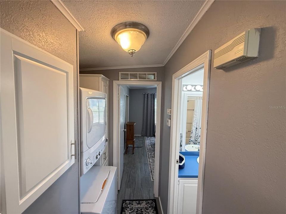 For Sale: $160,000 (1 beds, 1 baths, 800 Square Feet)