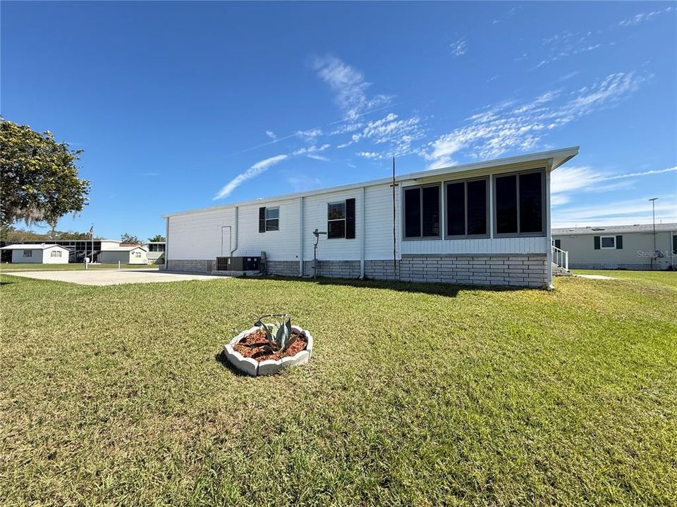 For Sale: $160,000 (1 beds, 1 baths, 800 Square Feet)