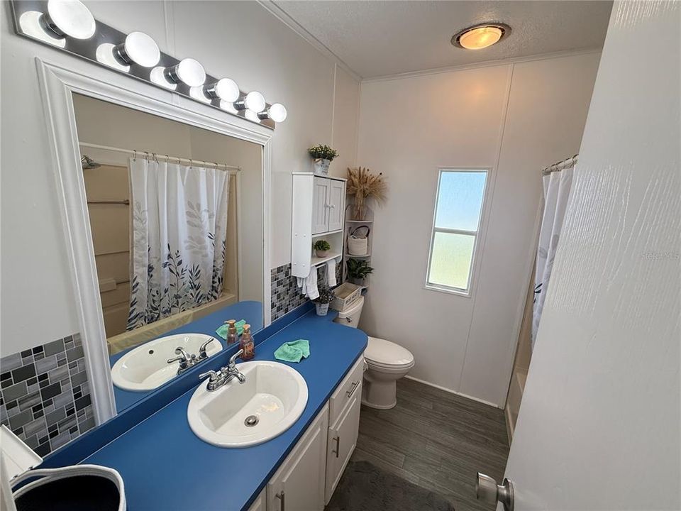 For Sale: $160,000 (1 beds, 1 baths, 800 Square Feet)