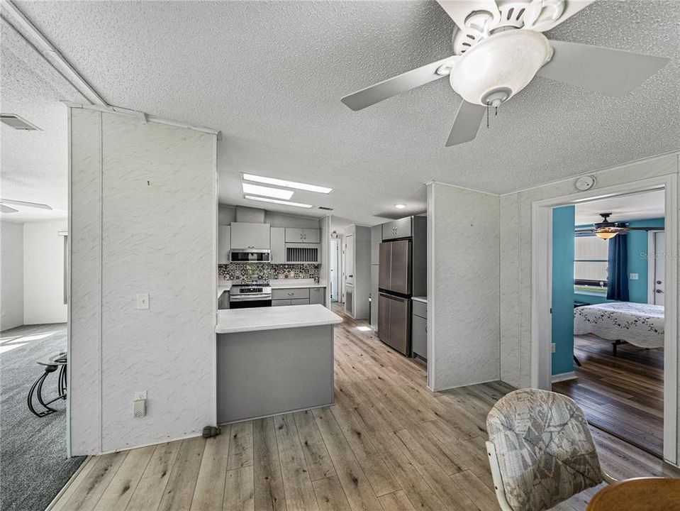 待售: $240,000 (2 贝兹, 3 浴室, 1307 平方英尺)