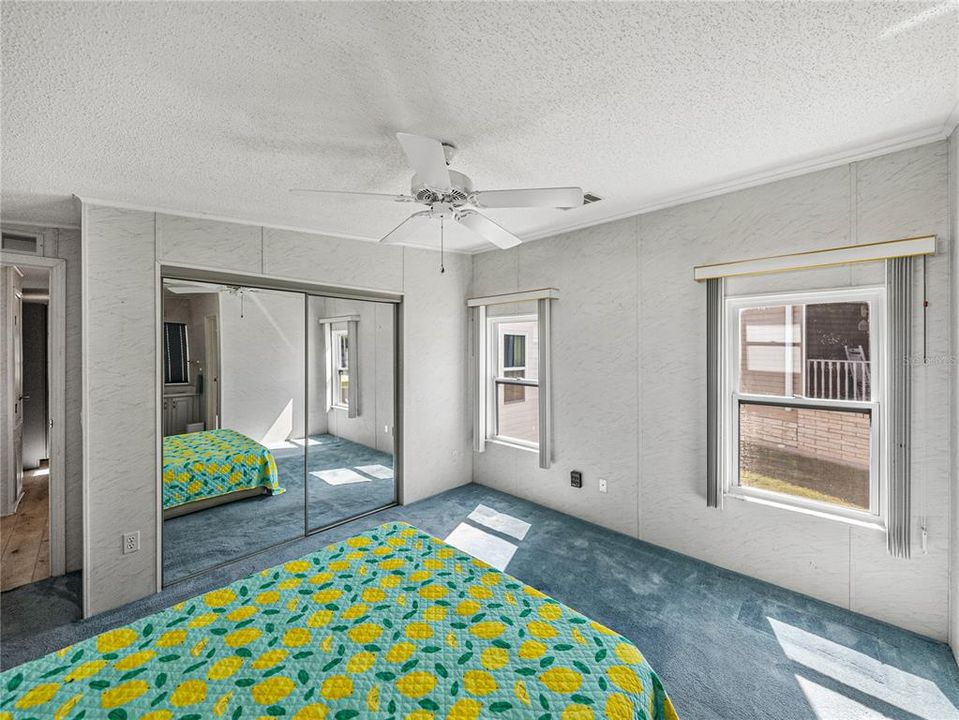 待售: $240,000 (2 贝兹, 3 浴室, 1307 平方英尺)