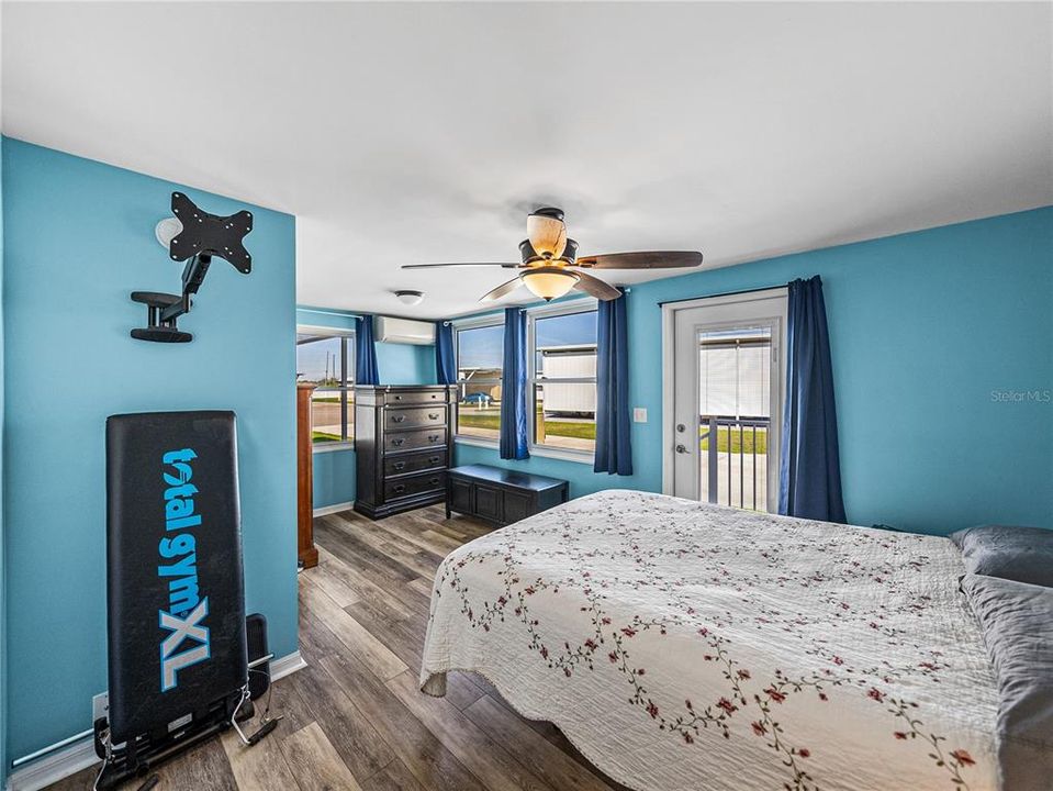 待售: $240,000 (2 贝兹, 3 浴室, 1307 平方英尺)