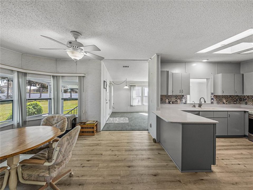 待售: $240,000 (2 贝兹, 3 浴室, 1307 平方英尺)