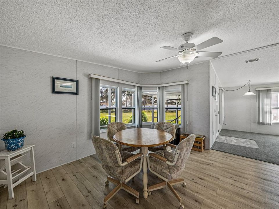 待售: $240,000 (2 贝兹, 3 浴室, 1307 平方英尺)