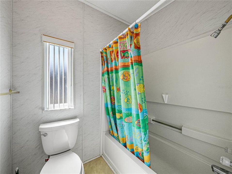 待售: $240,000 (2 贝兹, 3 浴室, 1307 平方英尺)