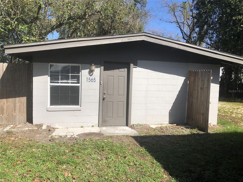 Recently Rented: $1,575 (2 beds, 1 baths, 900 Square Feet)