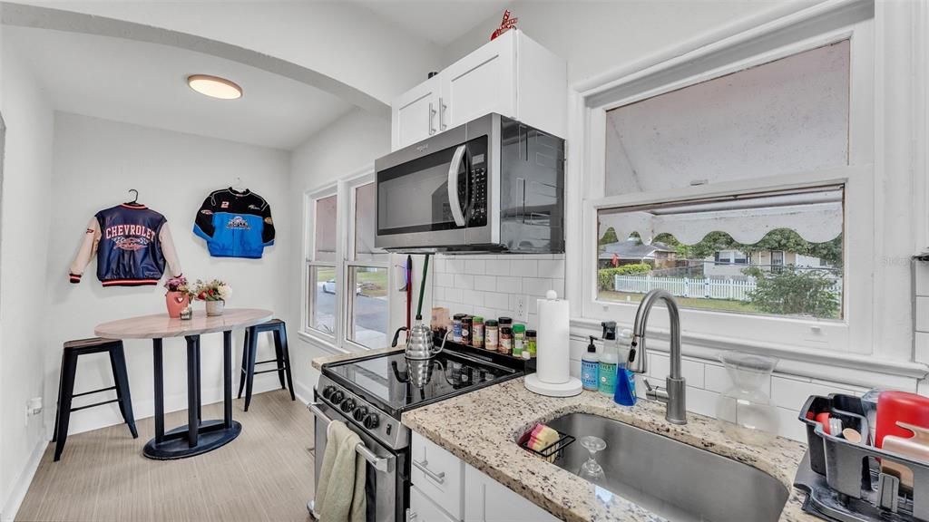 Activo con contrato: $184,900 (2 camas, 1 baños, 904 Pies cuadrados)