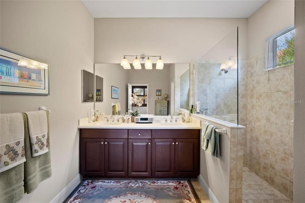 For Rent: $5,500 (2 beds, 2 baths, 1858 Square Feet)