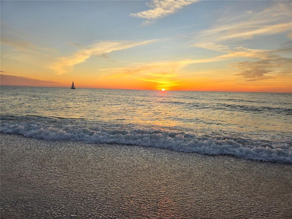 For Rent: $5,500 (2 beds, 2 baths, 1858 Square Feet)