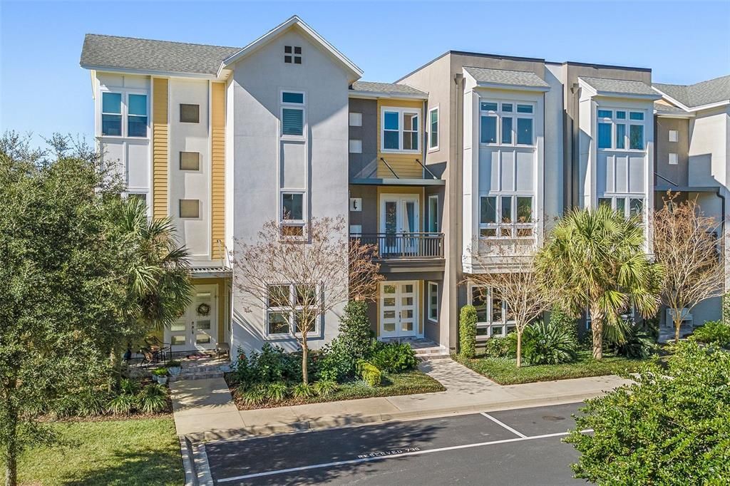 Recently Rented: $4,200 (3 beds, 2 baths, 2560 Square Feet)