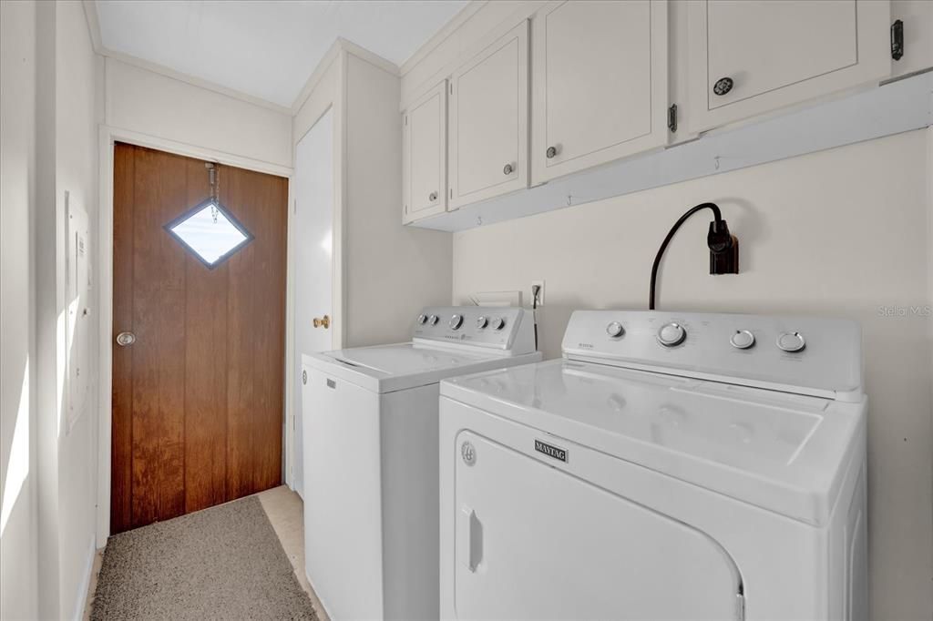 For Sale: $159,900 (2 beds, 1 baths, 1242 Square Feet)