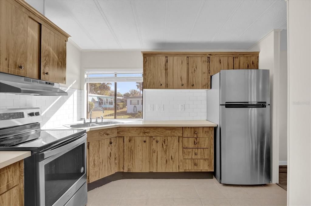 For Sale: $159,900 (2 beds, 1 baths, 1242 Square Feet)