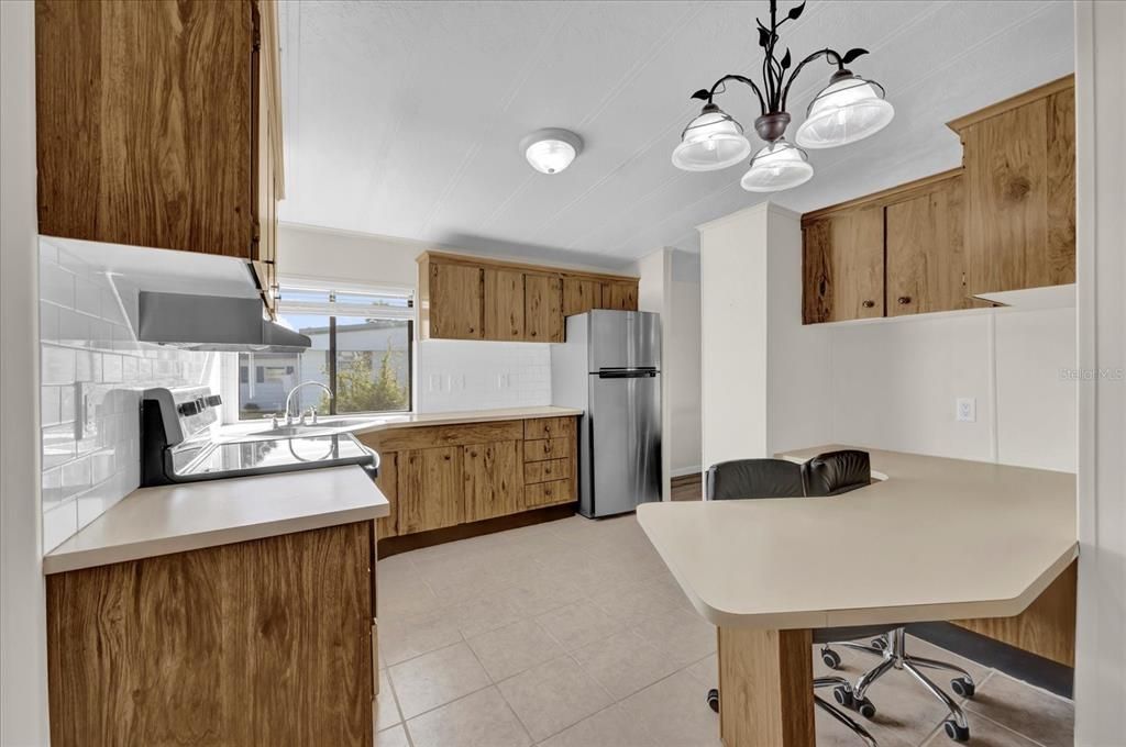 For Sale: $159,900 (2 beds, 1 baths, 1242 Square Feet)