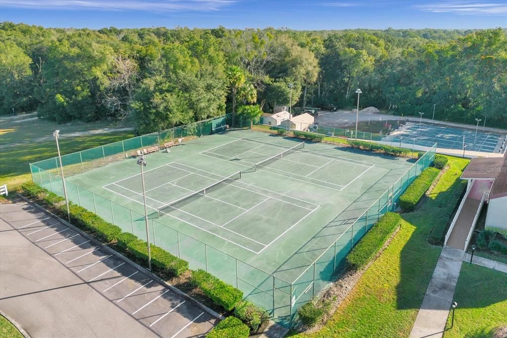 For Sale: $159,900 (2 beds, 1 baths, 1242 Square Feet)