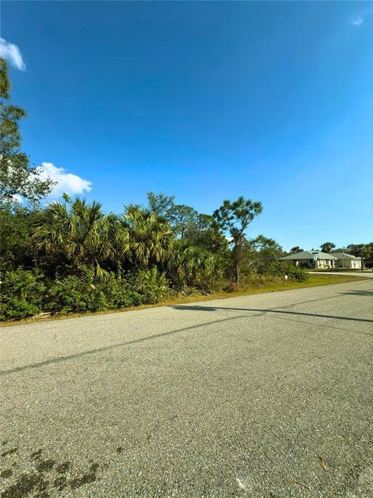 Под контрактом: $12,500 (0.27 acres)