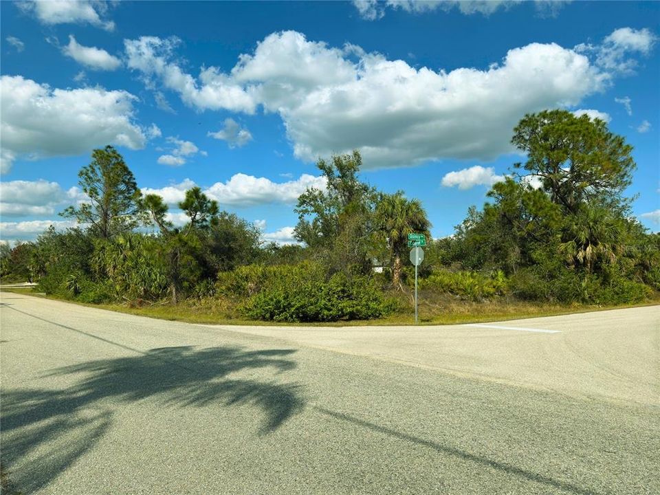 Под контрактом: $12,500 (0.27 acres)