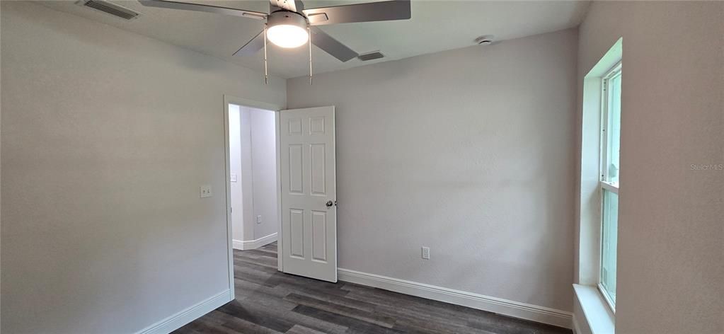 Active With Contract: $279,900 (3 beds, 2 baths, 1487 Square Feet)