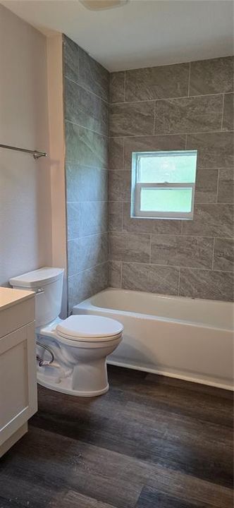 Active With Contract: $279,900 (3 beds, 2 baths, 1487 Square Feet)