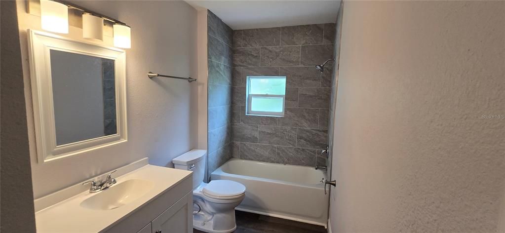 Active With Contract: $279,900 (3 beds, 2 baths, 1487 Square Feet)