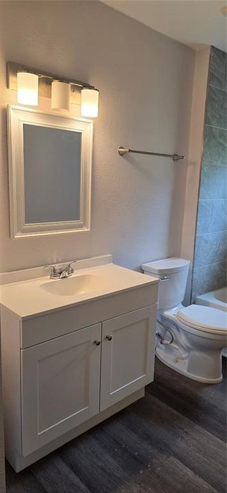 Active With Contract: $279,900 (3 beds, 2 baths, 1487 Square Feet)