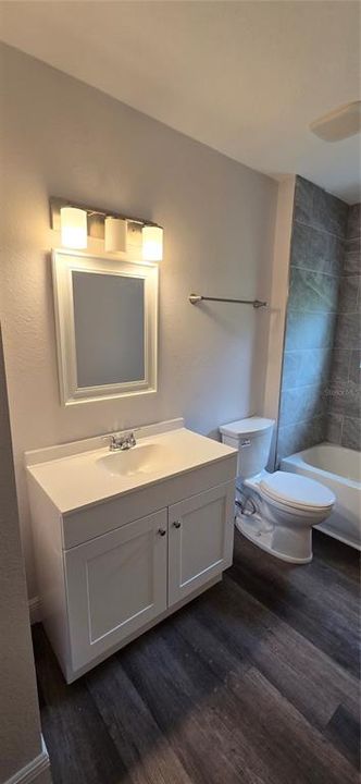 Active With Contract: $279,900 (3 beds, 2 baths, 1487 Square Feet)