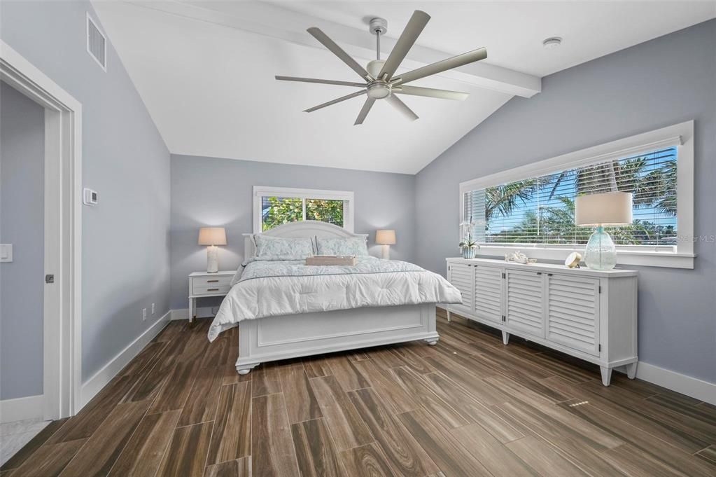 На продажу: $2,395,000 (3 спален, 3 ванн, 2648 Квадратных фут)